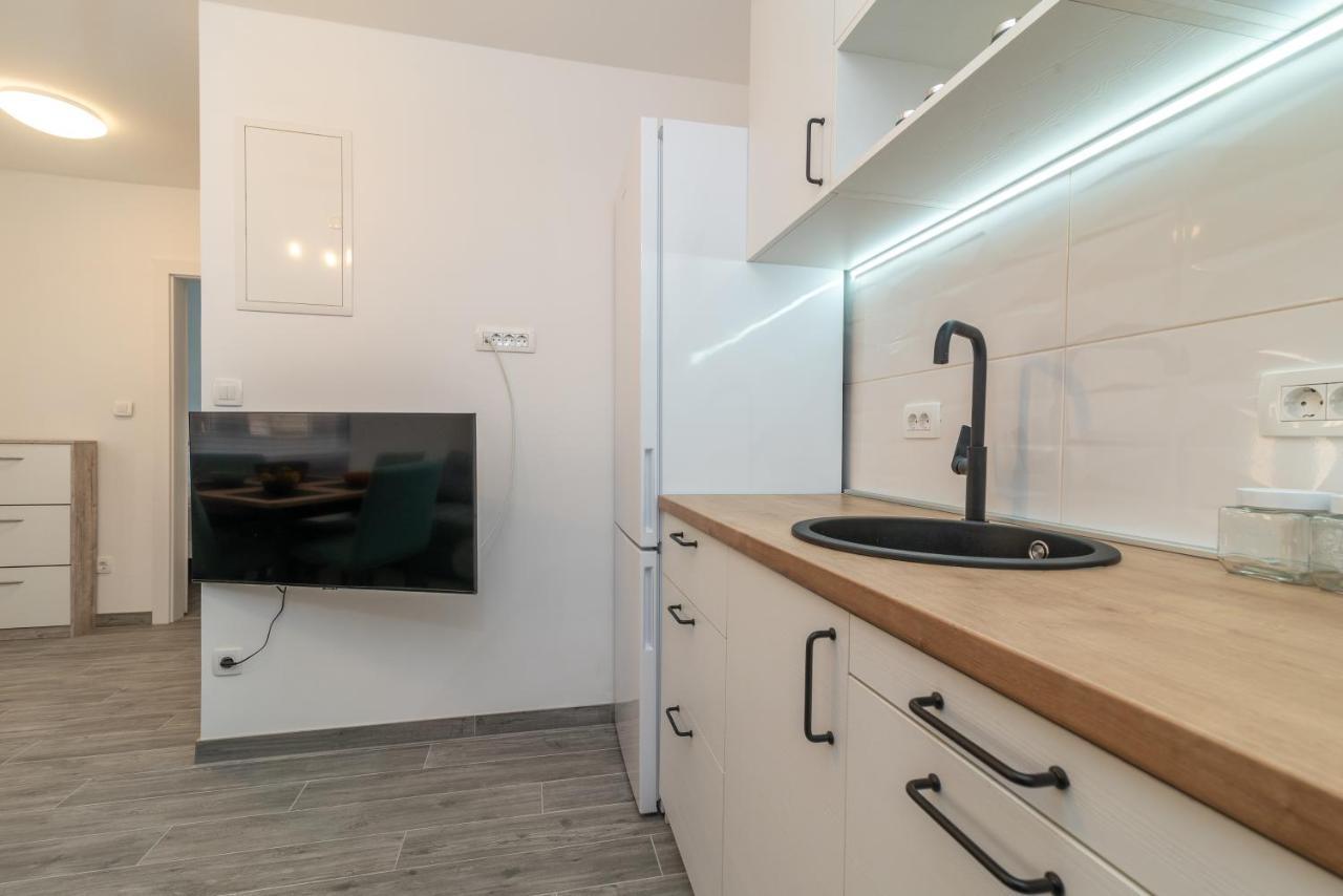 Small Private House With A Terrace In Trogir Apartment Ngoại thất bức ảnh